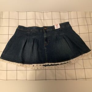 NWT Celebrity Pink Pleated Skirt